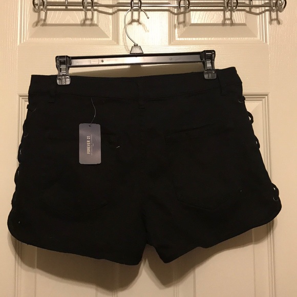 Black denim shorts - Picture 2 of 5